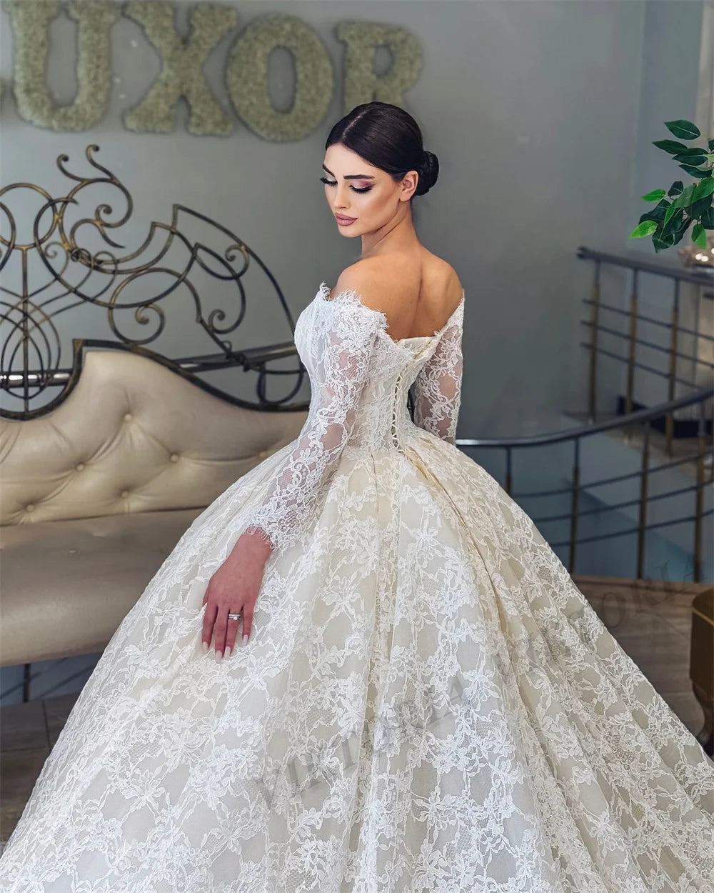 Vintage Lace Wedding Dress - Sweetheart Lace-Up Ball Gown Bridal Gown - JStorehub 