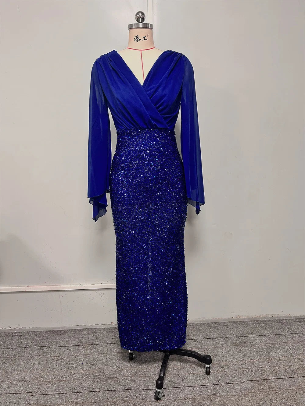 2024 Chiffon Sequin Spliced Deep V Long Evening Prom Gown - JStorehub 