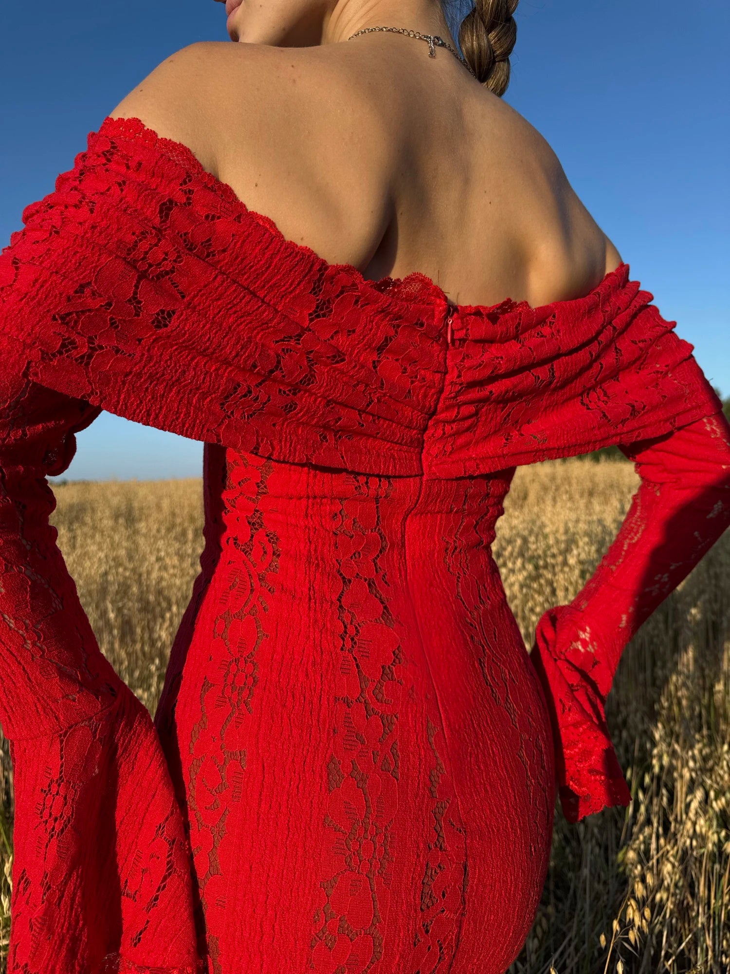 Elegant Off-Shoulder Maxi Dress - Suninheart 2025 Trendsetter